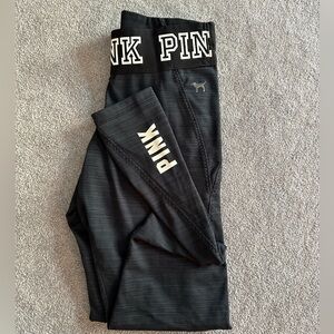 Pink leggings size small. Black/charcoal color. Excellent condition.